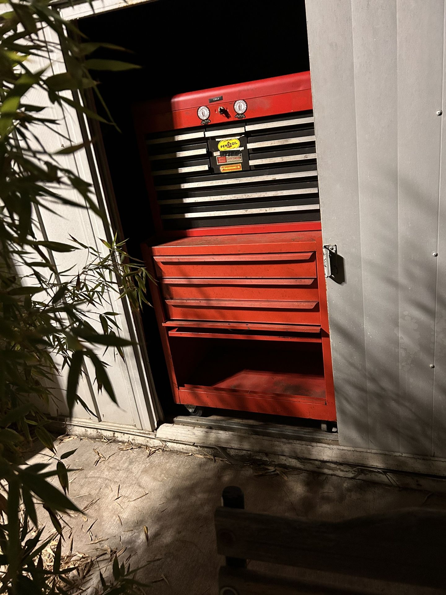 Tool Box Dim 27”x18”x59”