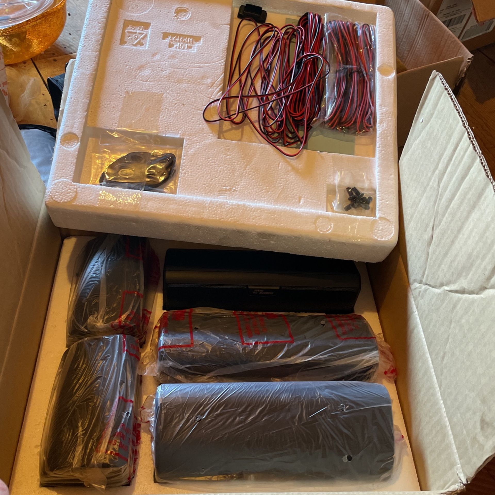 Home Theater Surround System /speakers New Open Box $30