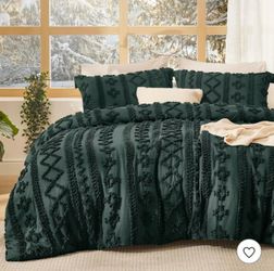 Bedsure 3Pcs Tufted Boho Farmhouse Shabby Chic Embroidery Emerald Green King Size Comforter Set