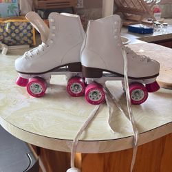 Ladies Size 5 Roller Skates 