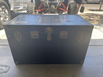 Taylor Vintage Trunk