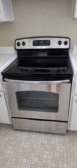 Appliances! Dishwasher, fridge and oven/range