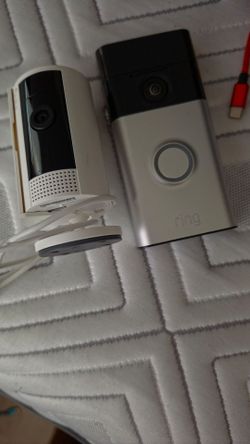 Ring camera with extra camera. Missing mounting bracket