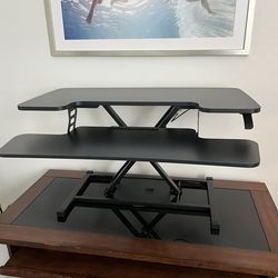 Standing desk