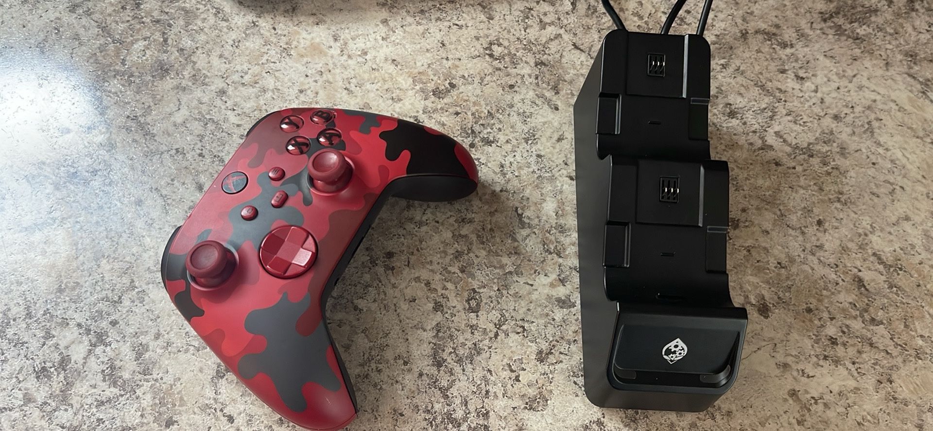 Red Camo Xbox Controller With Battery Pack And Charger