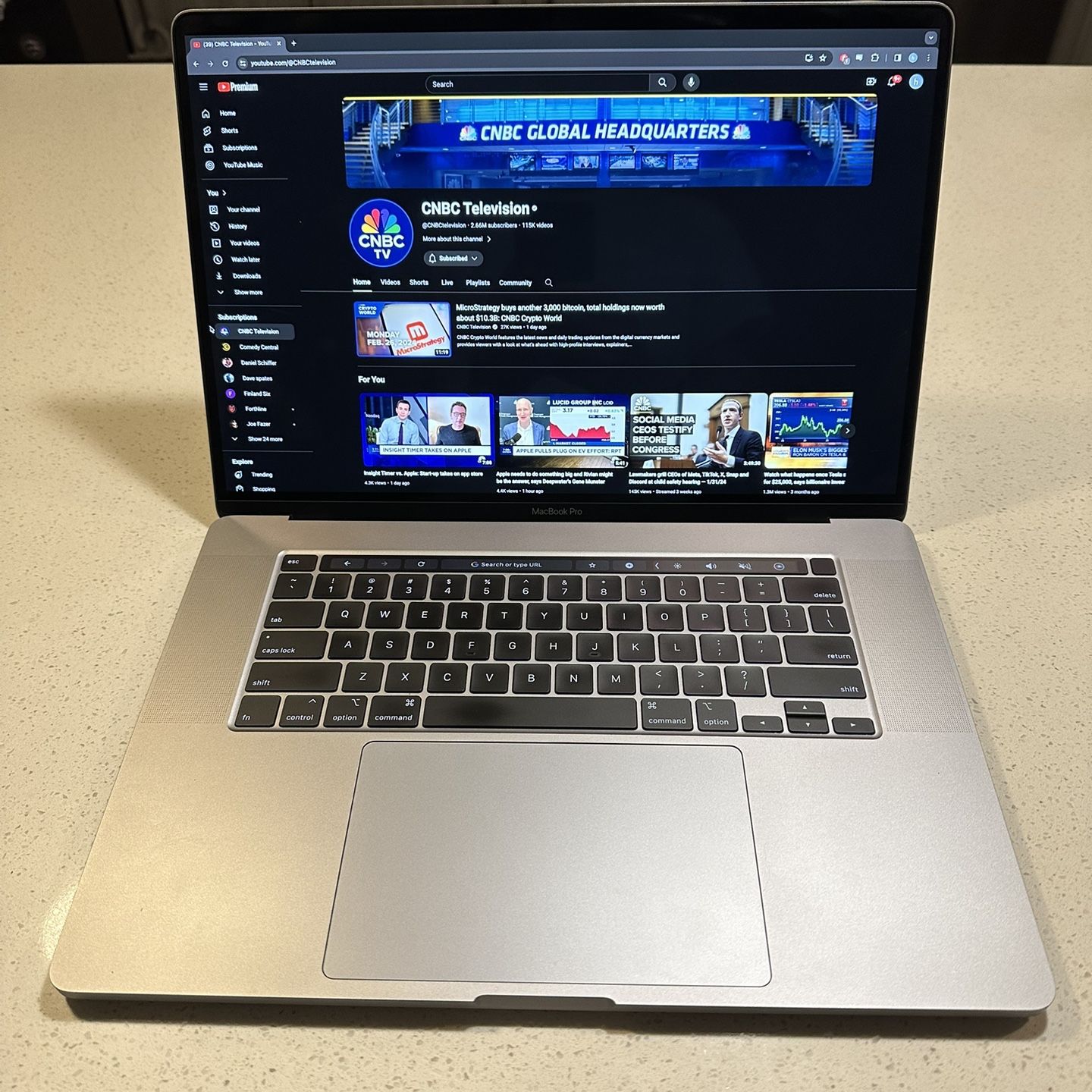 Late 2019 16in MacBook Pro 2.4 GHz 8-Core Intel Core I9 / 32GB memory 2TB storage