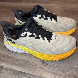 Hoka One One Clifton 9 Running Neon Tangerine White Black Men’s Size 10.5 