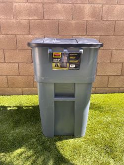 New 50 Gallon Trash Bin
