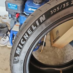 Michelin Pilot Sport 4S 305 35 Zr20