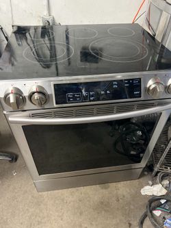 SAMSUNG STAINLESS STEEL SLIDE IN ELECTRIC GLASSTOP STOVE