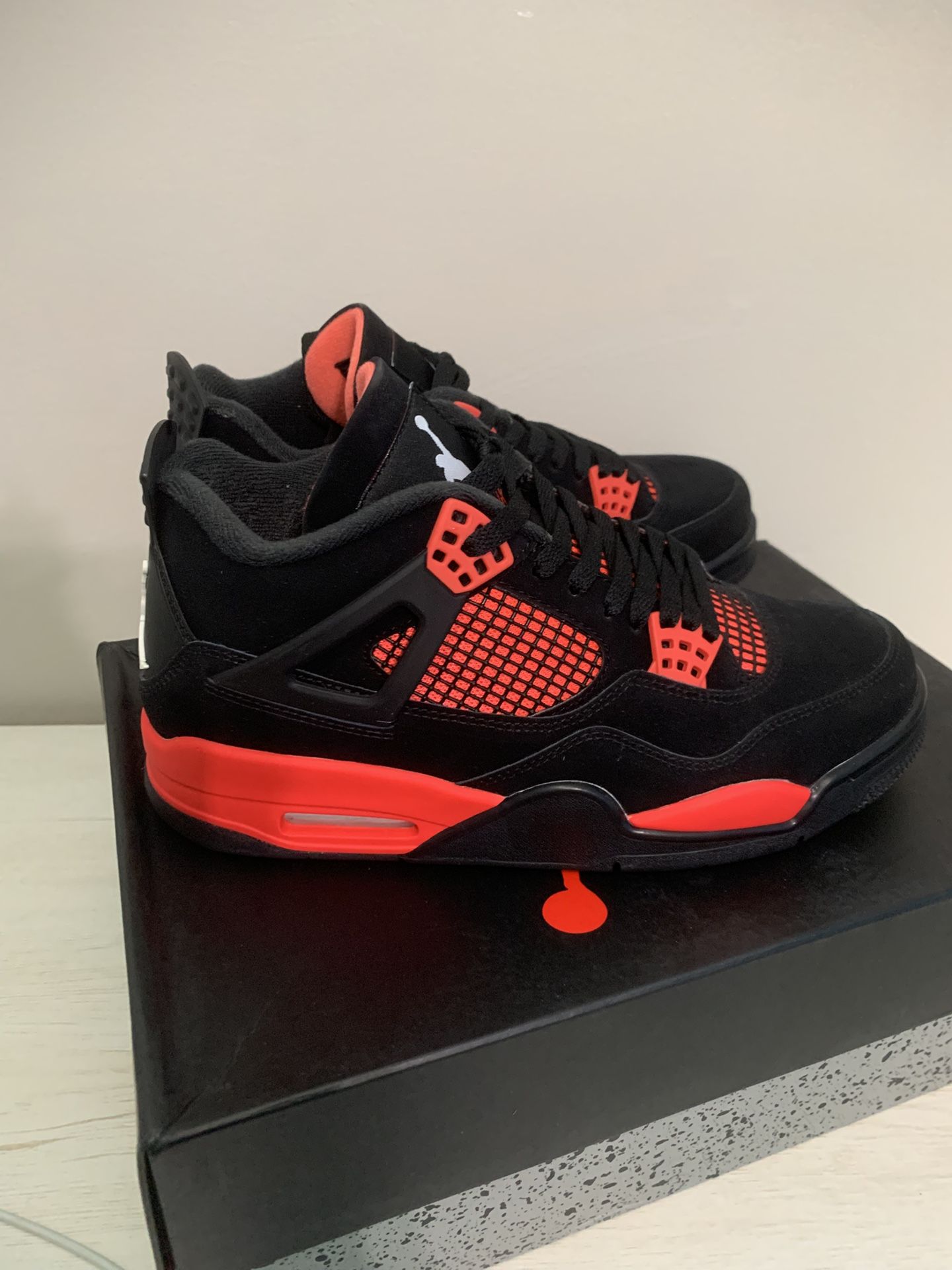 Jordan 4 Retro Red/black Thunders Size 9