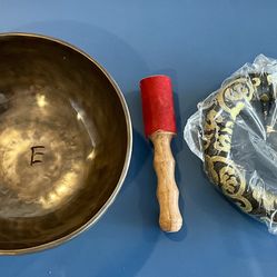 9" Hammered Bronze Etched Tibetan Tiger's Eye Full Moon Singing Bowl in Key of "E" w/ Striker