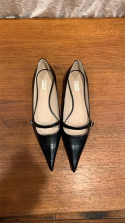 Marc Jacobs black maryjane sz(8), pointed toe flats, made in Italy!
