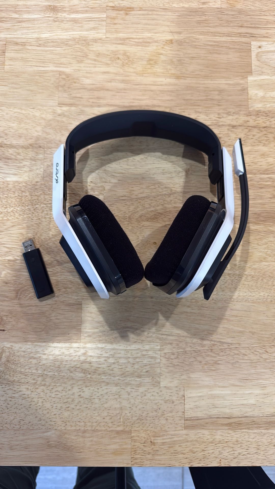 Astro A20 Bluetooth Wireless Gaming Headset for PlayStation 4/5