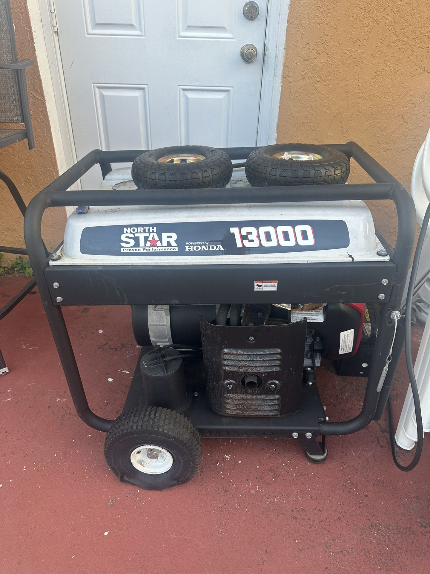 NorthStar Honda Generator 13000 Surge Watts 10500 Rated Watts Electric Start EPA CARB-Compliant GX630cc [165606]