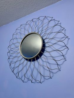 Decorative mirror in good working condition