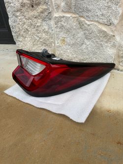2022 Acura MDX tail light