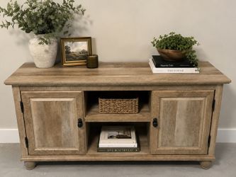 Beautiful Modern TV Stand - Great condition