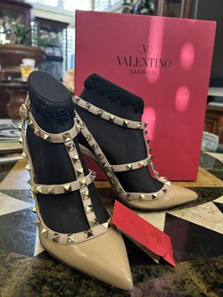 Valentino Garavani Ladies Shoes, Size 8 High Heel10CM. OR BEST OFFERS 