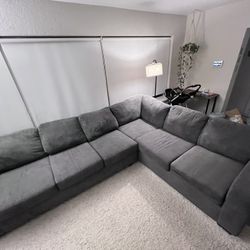 6 Seat Gray Sectional 