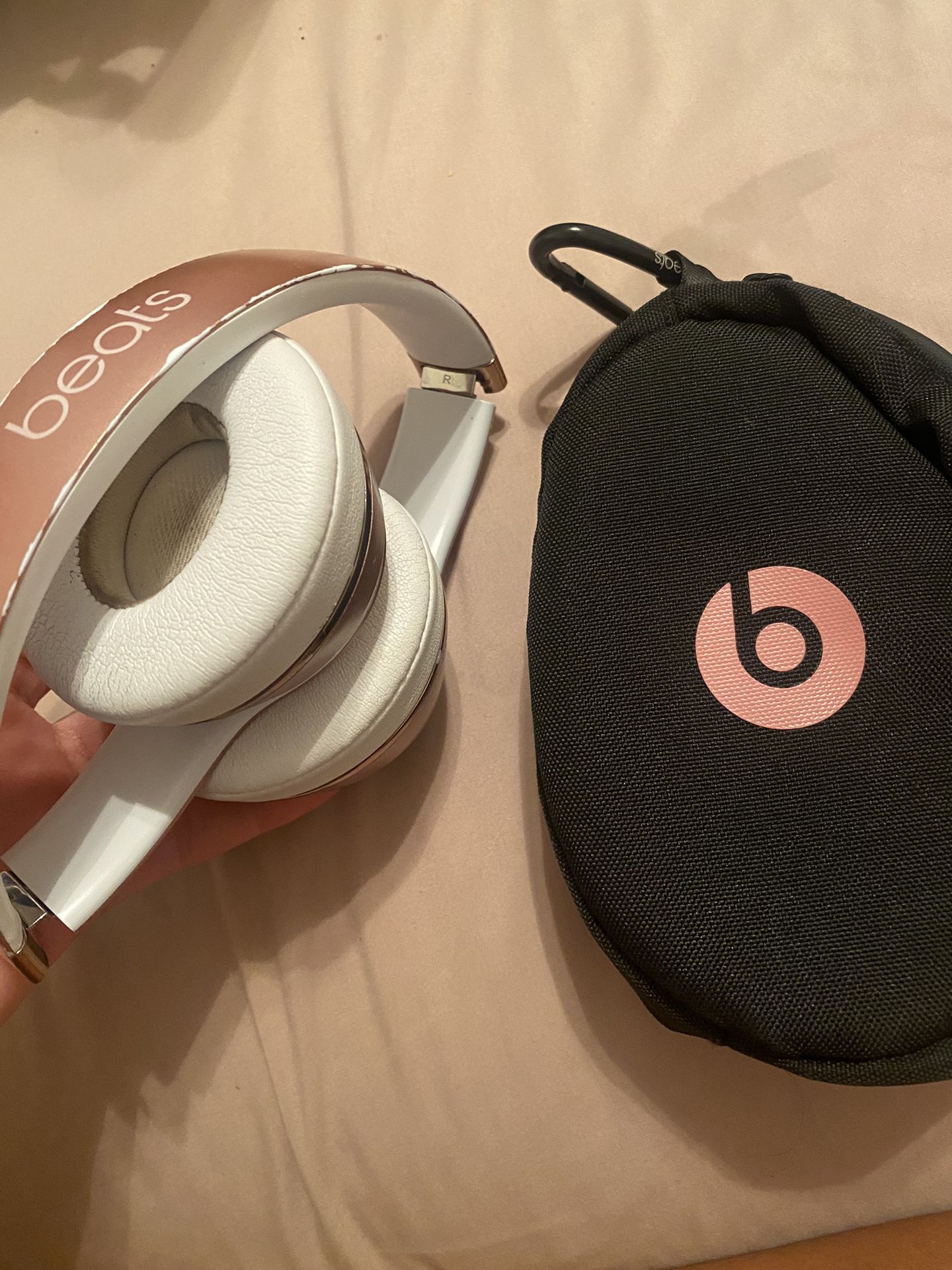 Beats solo 3 with case