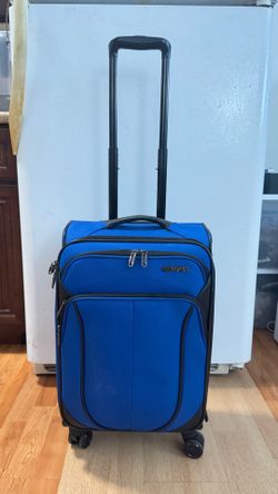American Tourister Carry-On Luggage, 4 Spinner Wheels