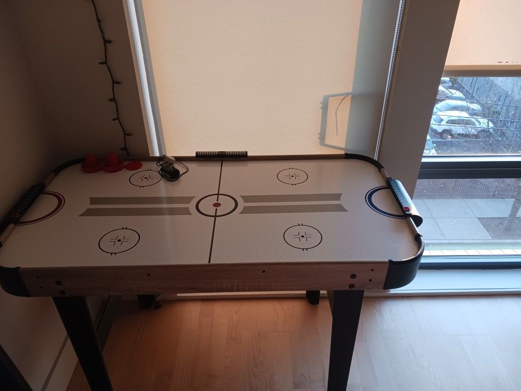 Air Hockey Table