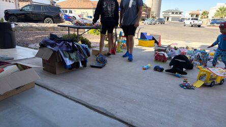 Yard sale 12720 Tierra Jezrel
