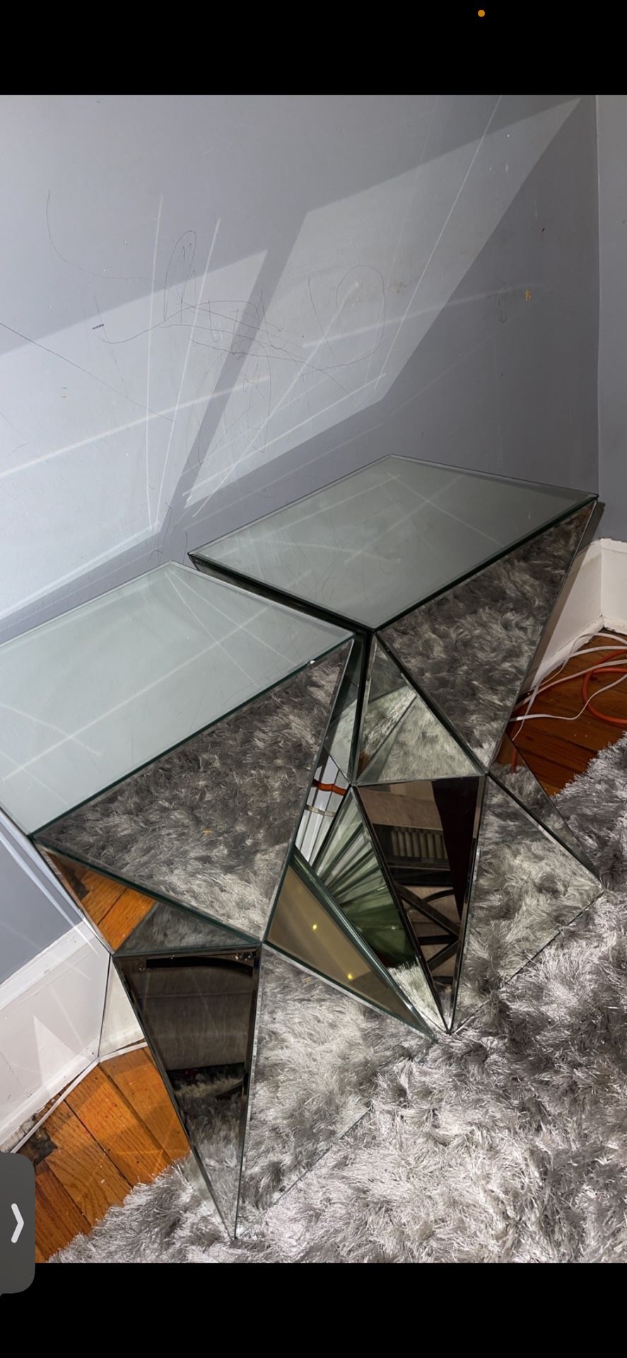 Set of 2 Mirrored End Tables 