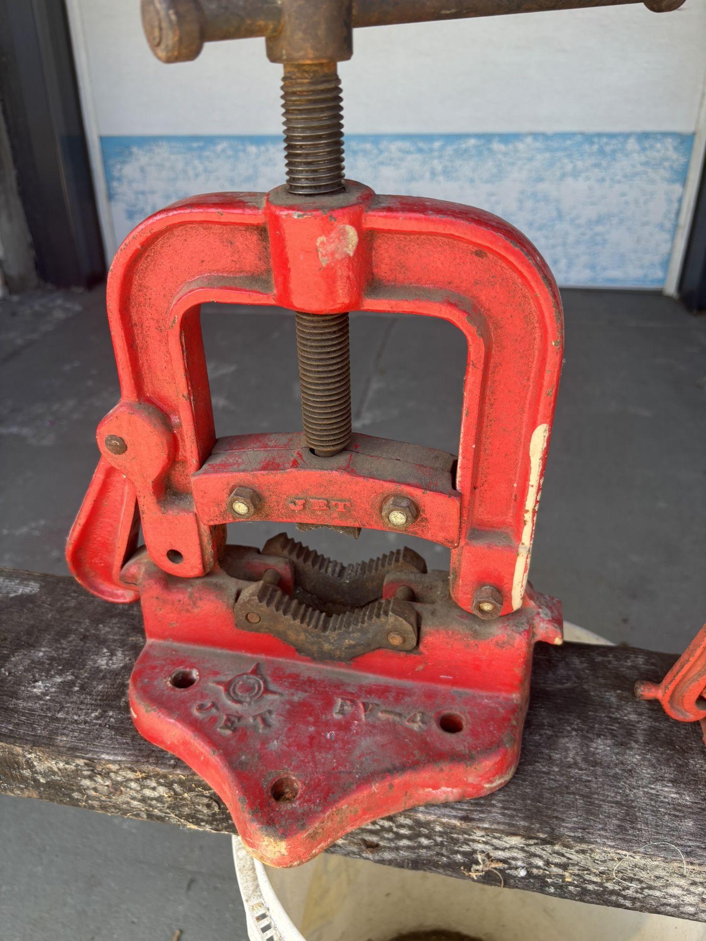 Pipe vice