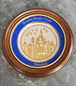 Sleeping Beauty Castle 3D Disneyland Souvenir Decorative Plate Walt Disney