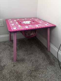 Hello Kitty Kids Table 