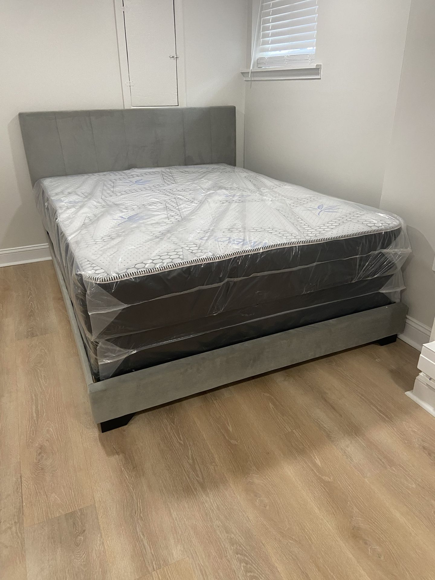 Queen Mattress Come With Bed 🛌 Frame And Free Box Spring - Free Delivery 🚚 Today To Reasonable Distance 