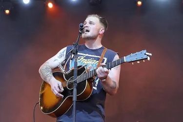Zach Bryan pit tickets 31JulyFriday show