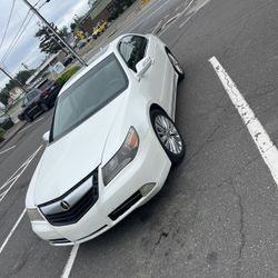 2011 Acura RL