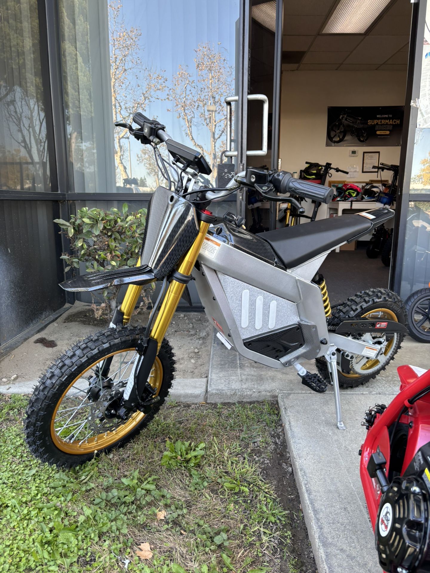 Hover heart  E Bike  48V  35MPH 3000W  On Sale $1199 At Ridemebuyme.com 