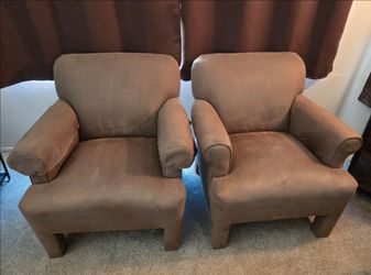 2 CHAIRS