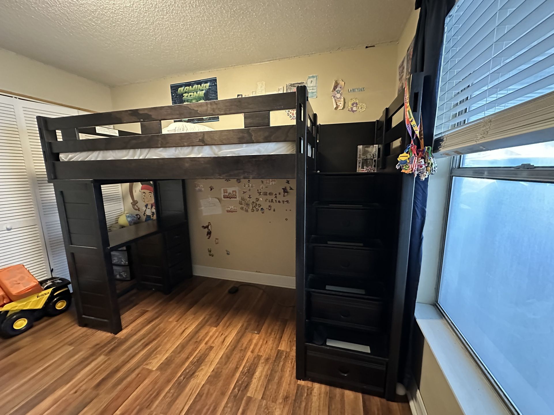 Bunk Bed w/ Stairs And Desk