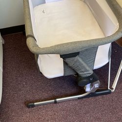 Baby Delight Bedside Bassinet 