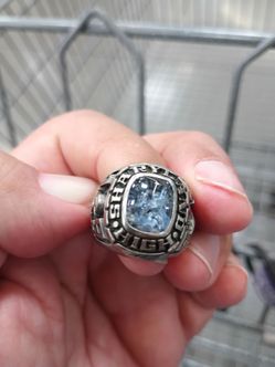 FOR SALE GRADUATION RING -