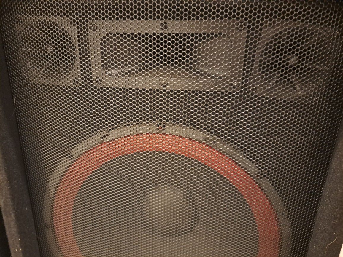 Radioshack PA Speakers 15 Inch for Sale in Chicago, IL OfferUp