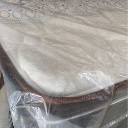  ⚜️NEW QUEEN SIZE EUROPEAN TOP  MATTRESS  W.BOXSPRING INCLUDED ⚜️          