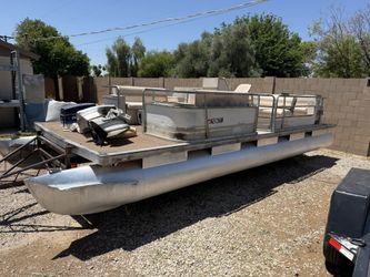 24 Pontoon Boat