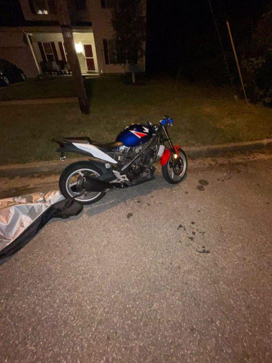 WILL TRADE FOR CAR took the ferrings plastics and headlight off turned it into a stunt bike still have all the parts necessary to make it hole again r