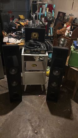 Player. Wireless Speakers. Headphones. Stand