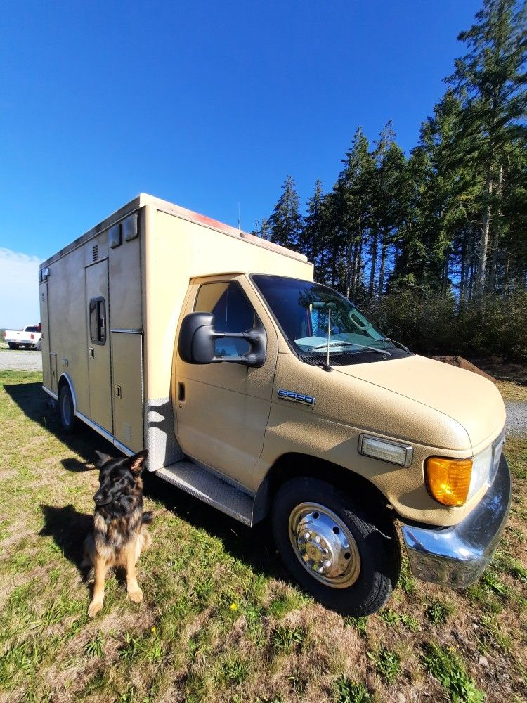 2005 Ford E-450