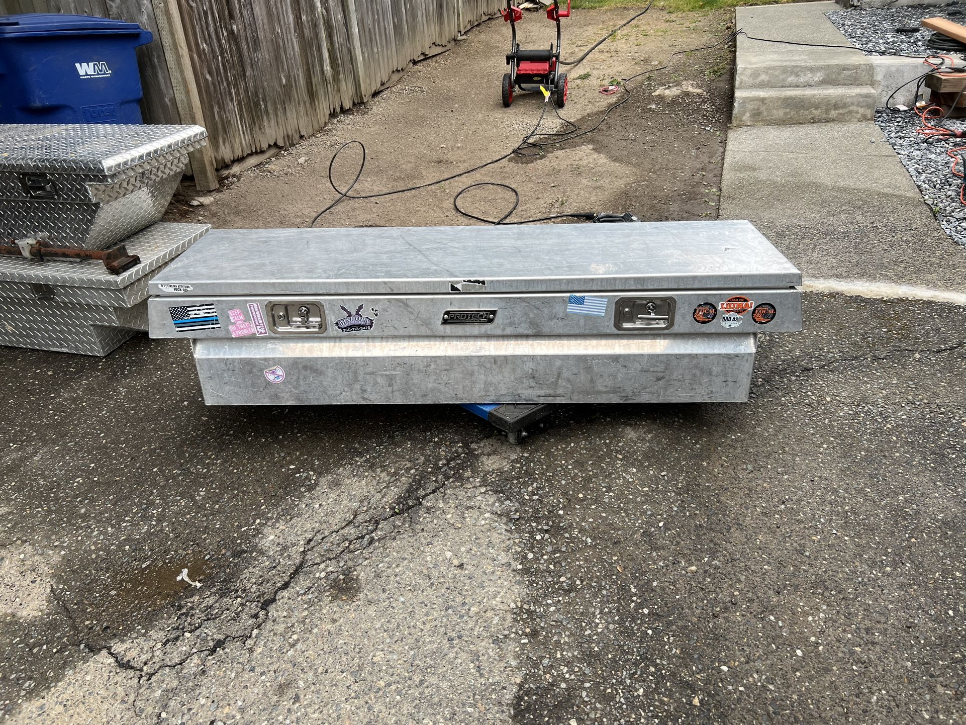 Protec Toolbox,husky,and Random