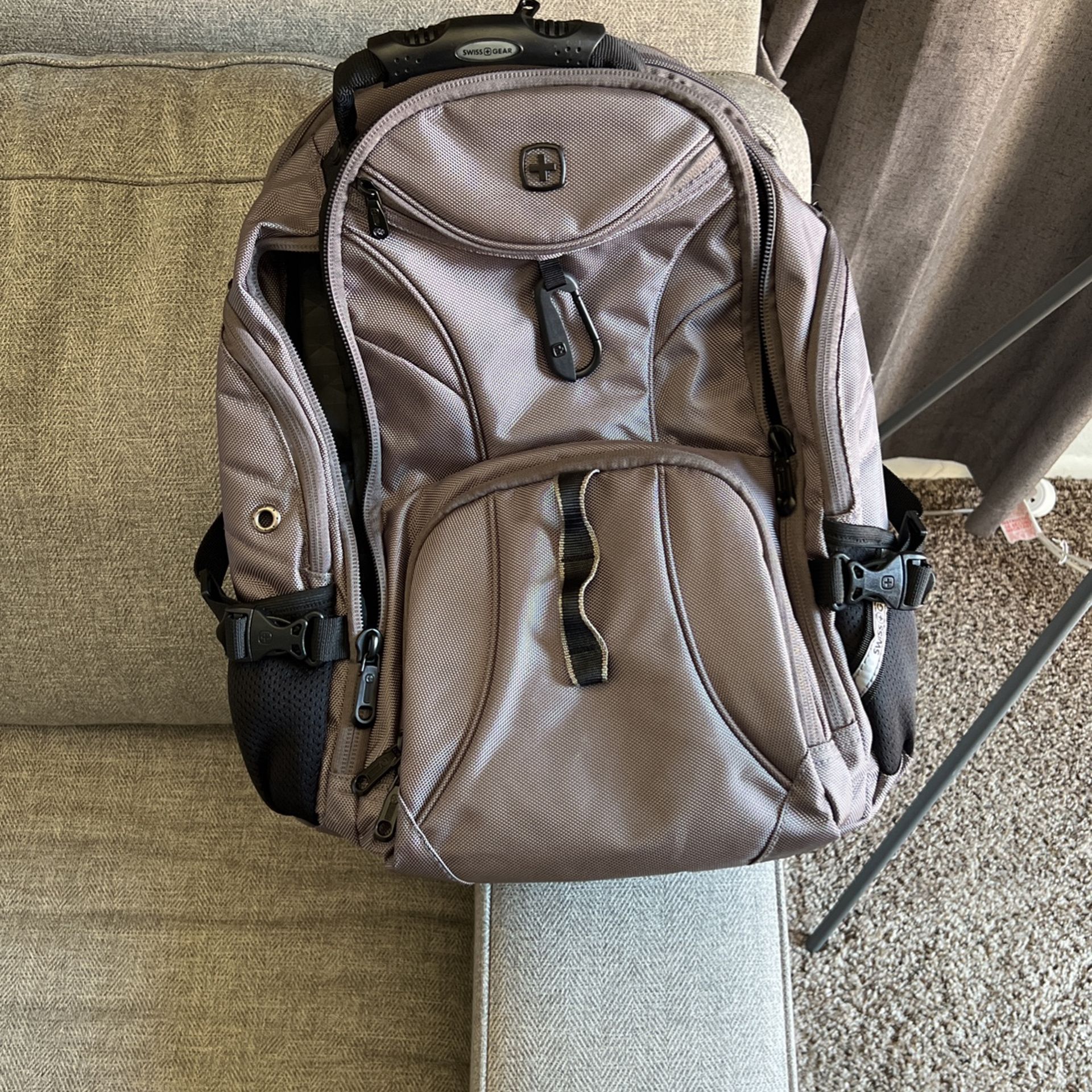 Swissgear witted 1900 scansmart laptop backpack