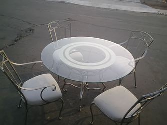 Round Dining Table with 4 Chairs