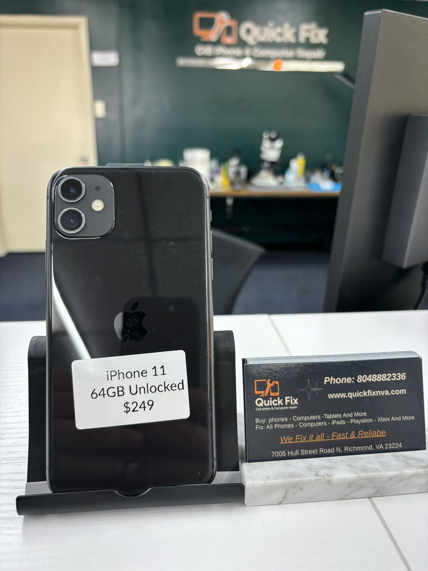 Apple iPhone 11   64 GB Unlocked 